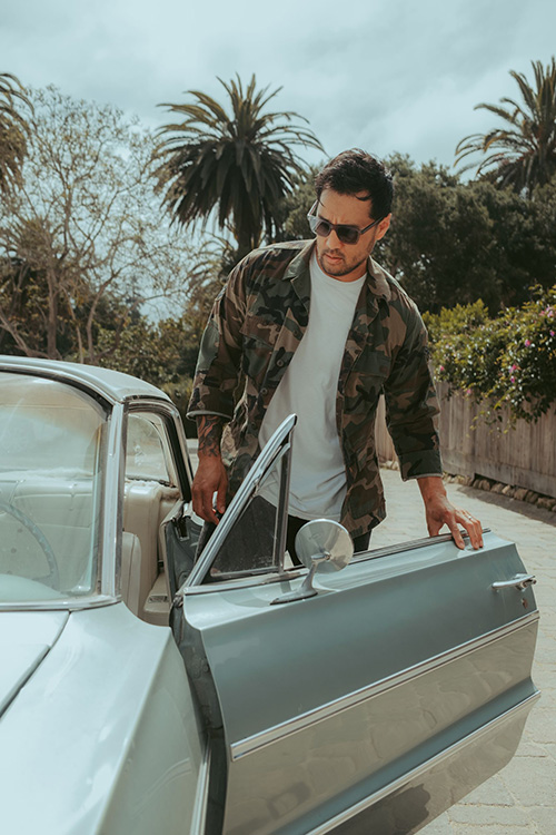 chris gocong getting into his car